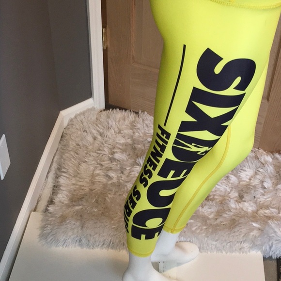 Stylish Yellow Leggings - Picture 3 of 8